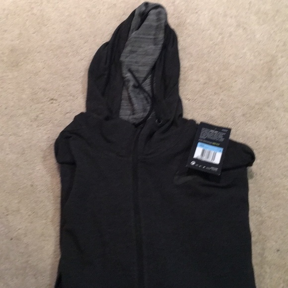 Men’s Nike dry fit jacket Sz medium NEW